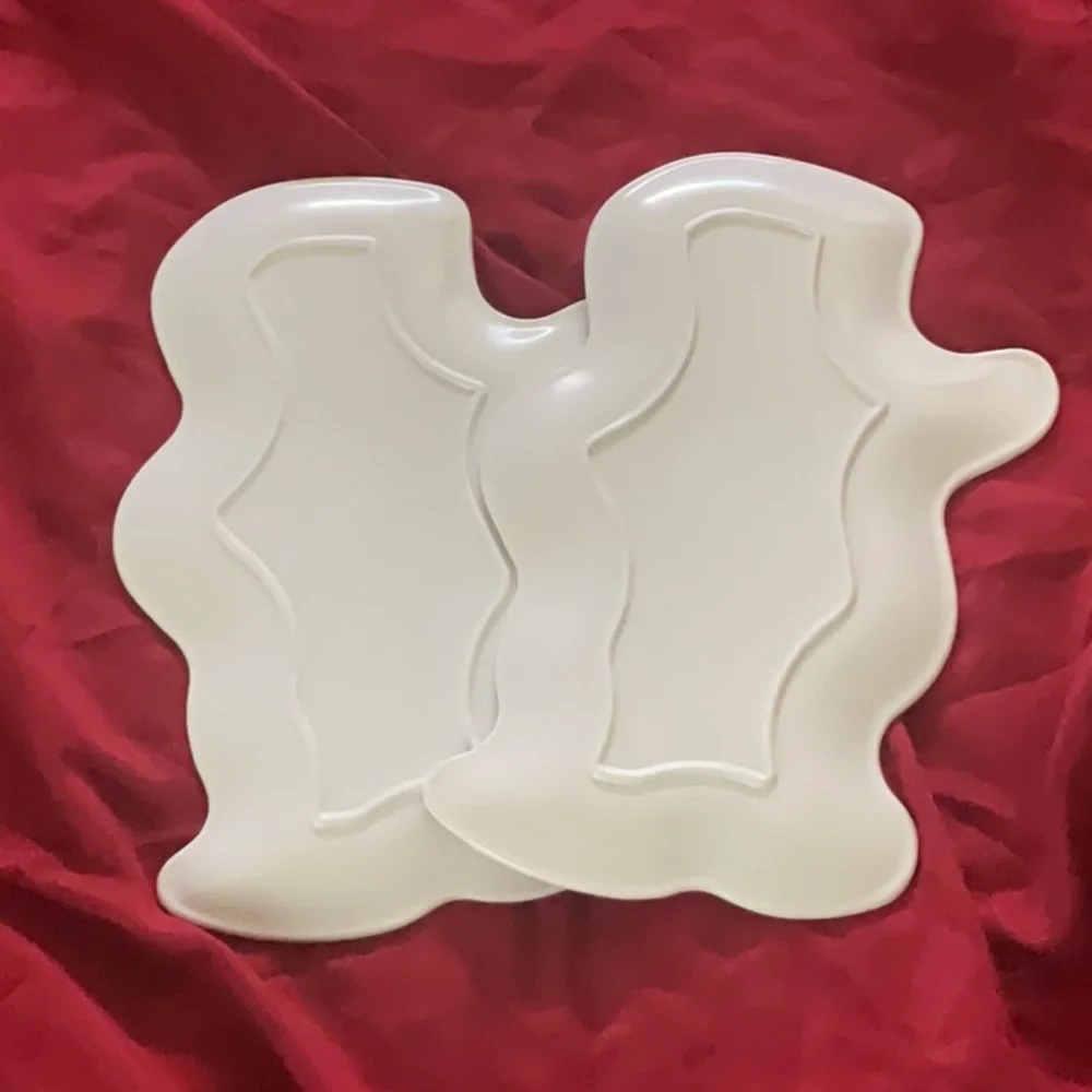 Gibson Pink and Aqua Cartoon Guitar Child-Shaped Dinner Plates